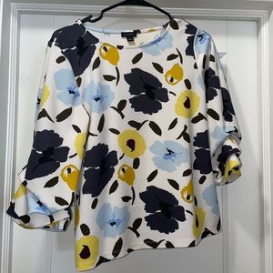 Ann Taylor Floral Puff sleeve top